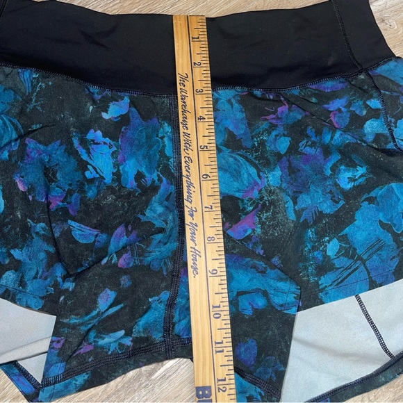 Lululemon Women’s Sz 6 SPEED UP SHORT 2.5" Floral Shift Blue Multi Black Run. - Picture 12 of 14